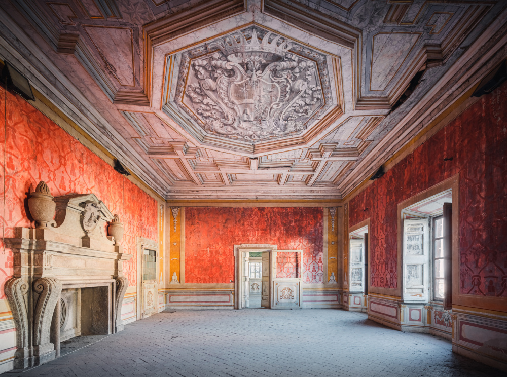 Abandoned Red Room de Roman Robroek
