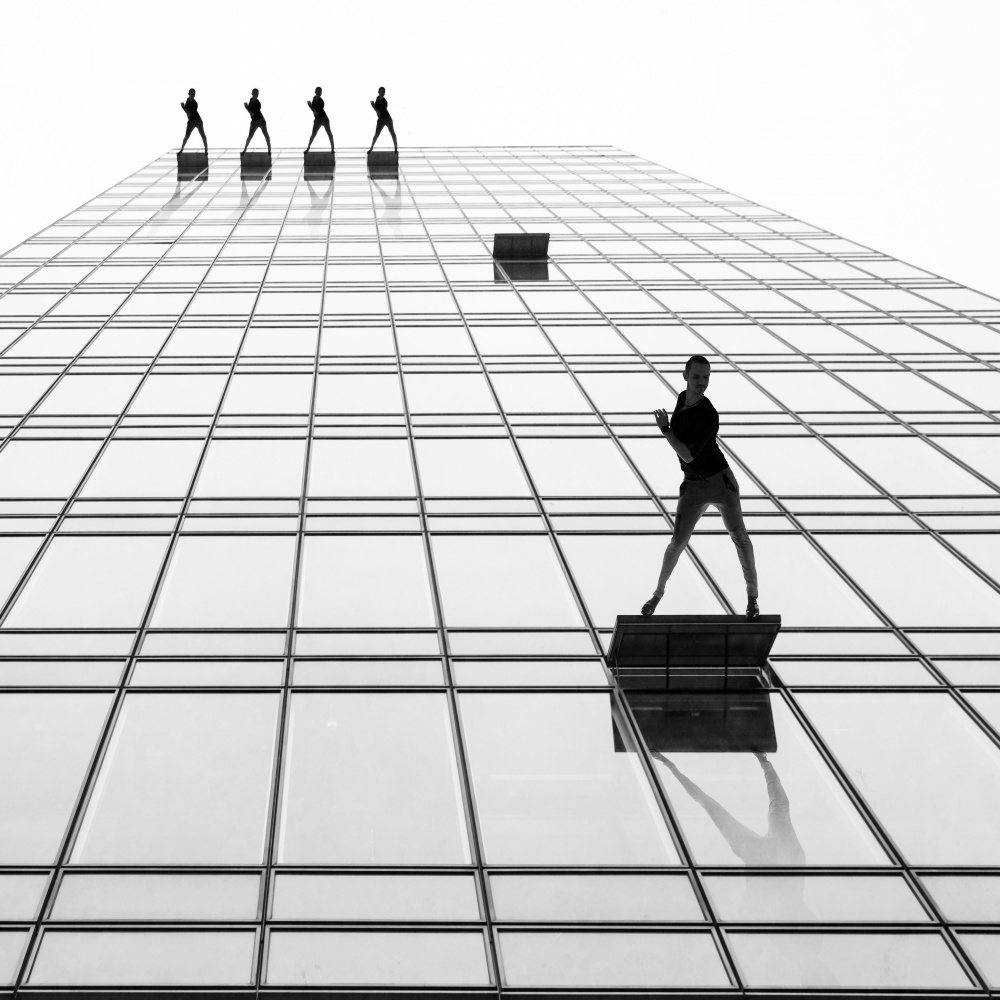 dancers on the skyscraper de Roswitha Schleicher-Schwarz