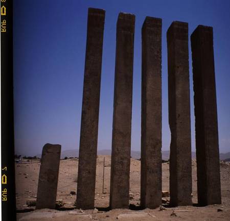 Remains of the Temple of the Moon ('Arsh Bilqis) de Sabean School