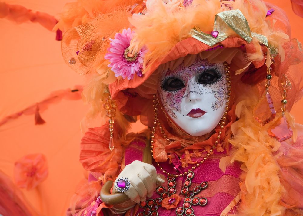 Carnival in Orange de Stefan Nielsen