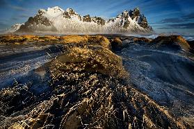 Dunes and sea interact