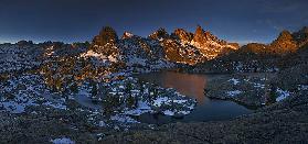 Minaret Lake: First Light