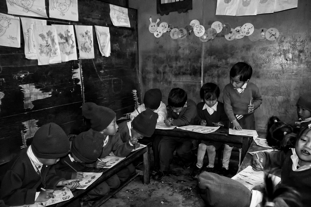 Series : Revisiting &quot;my&quot; children of Nepal (The classroom of the little ones) de Yvette Depaepe